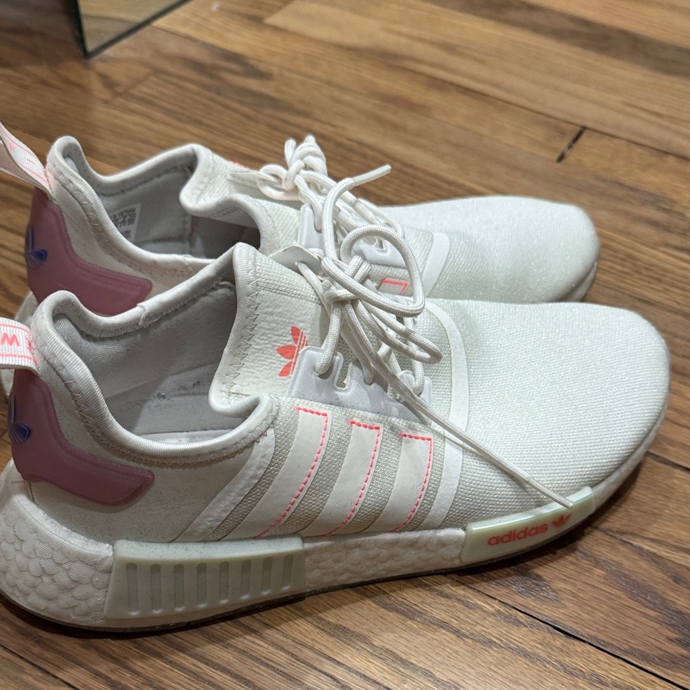 Adidas Women's White Sneakers with Pink Accents - Picture 6 of 6